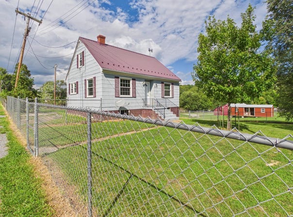 229 ANTHONY ST, STAUNTON, VA 24401