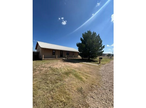 1106 W Eagle Pass, Alpine, TX 79830