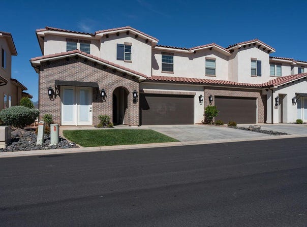 3780 Arcadia Dr, Santa Clara, UT 84765
