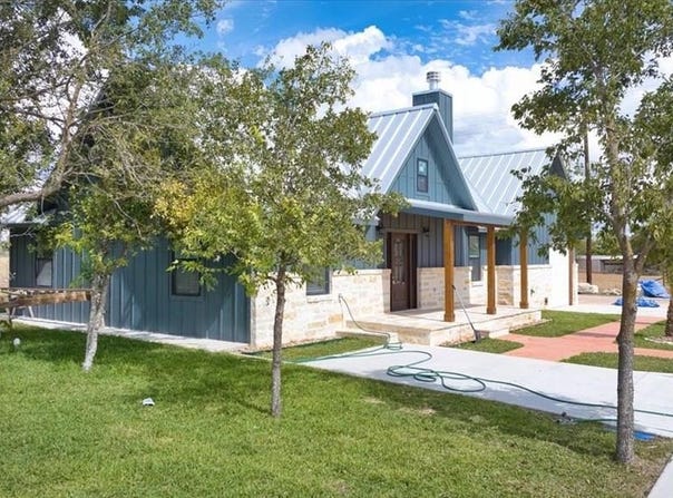 207 N Fourth St, Harper, TX 78631