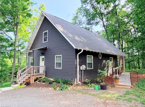 74 Forest Lane, Ennice, NC 28623