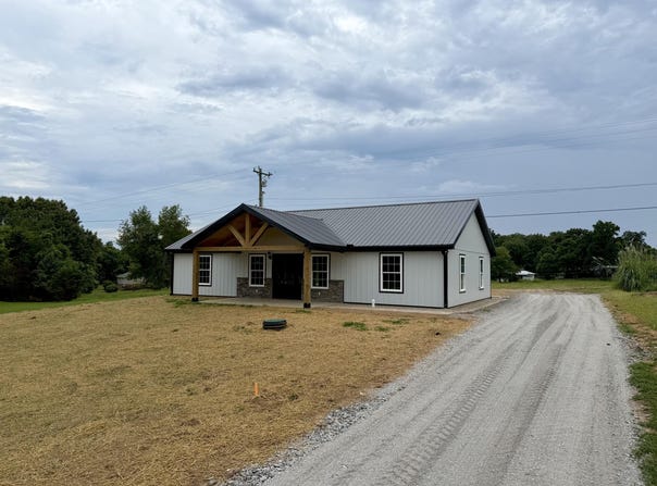 111 Crestview Lane, Cadiz, KY 42211