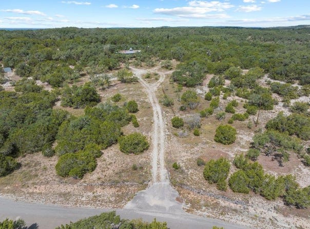 700 Rolling Hills Dr, Wimberley, TX 78676