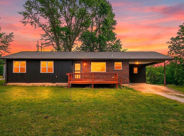 1502 County Road 1210, Willow Springs, MO 65793