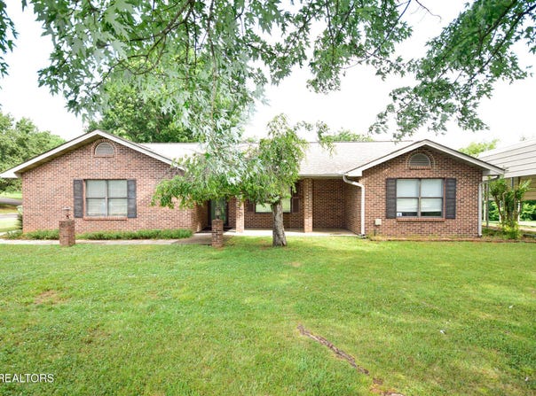 3288 River Pointe Circle, Kodak, TN 37764
