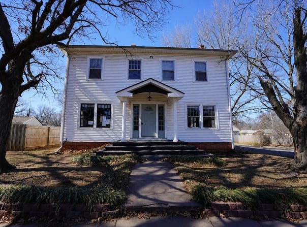 201 Park, Winfield, KS 67156