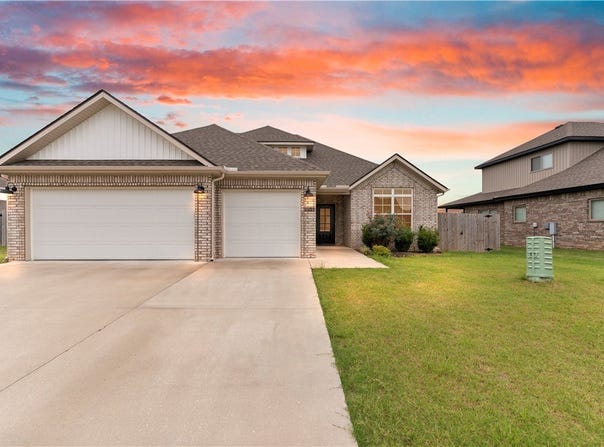 1161 Flat Rock Street, Centerton, AR 72713