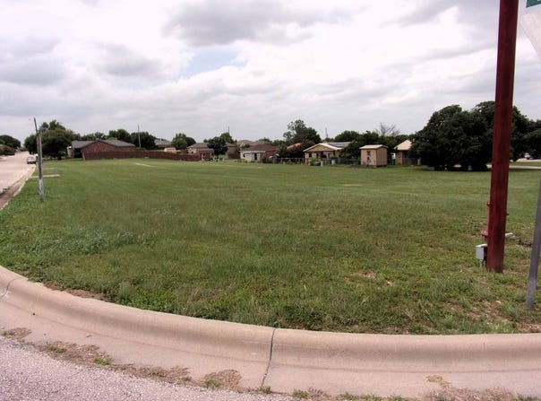 1902 W Brown Street, San Saba, TX 76877