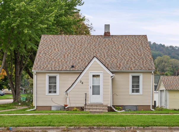 36 Elm St S, La Crescent, MN 55947