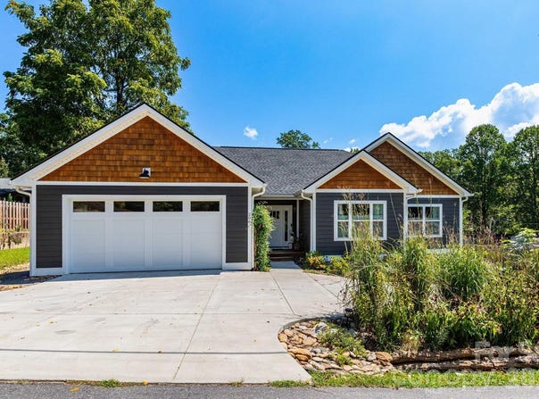206 Padgettown Road, Black Mountain, NC 28711