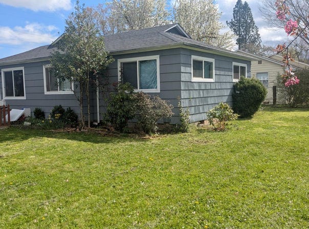 2330 W 14TH Ave, Eugene, OR 97402