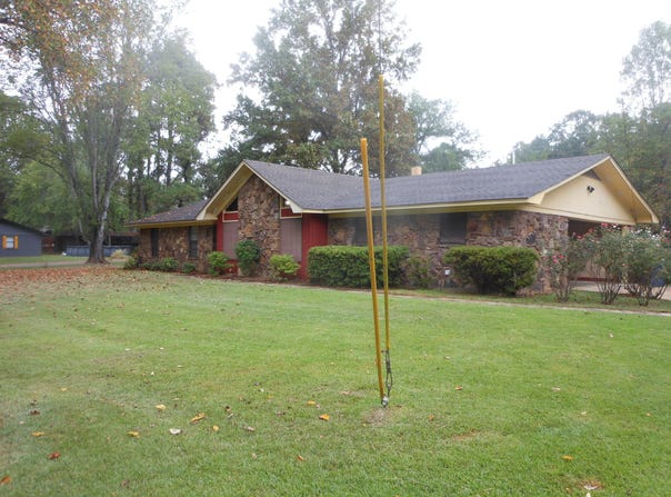 174 W 10th St, Pontotoc, MS 38863