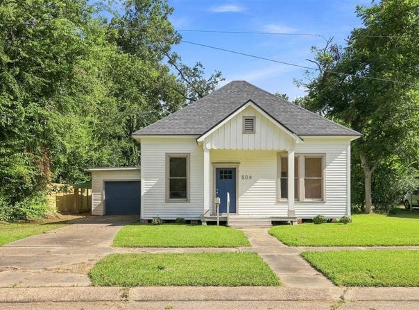 506 E Plaquemine Street, Jennings, LA 70546