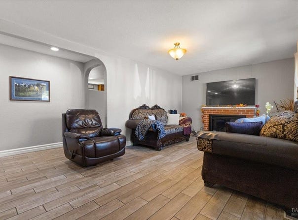 636 Southwood Drive, Santa Rosa, CA 95407