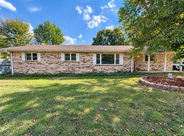 205 N Harrison Street, Mountain View, MO 65548