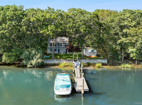 210 Redwood Road, Sag Harbor, NY 11963