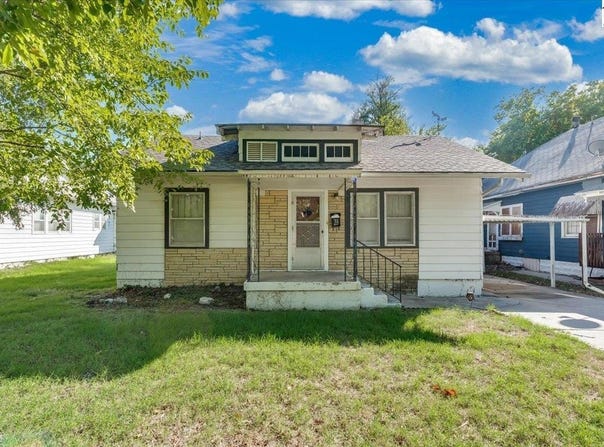 219 E 12th Ave, Hutchinson, KS 67501