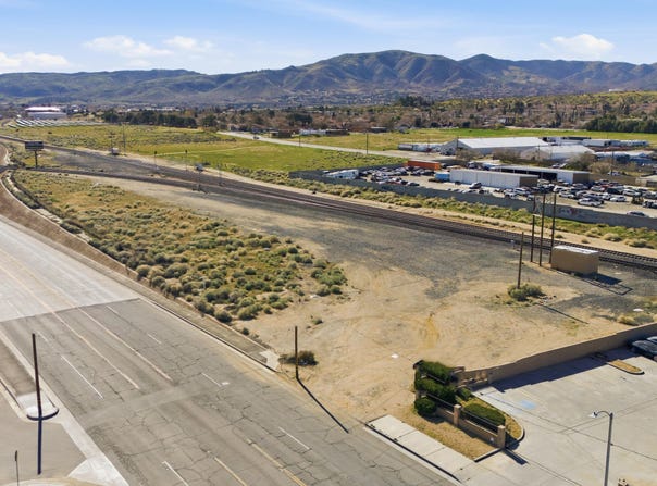 Sierra Highway, Palmdale, CA 93550