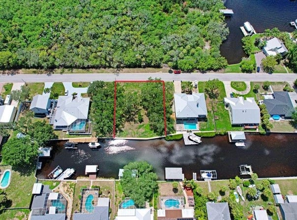 406 14TH Street SW, RUSKIN, FL 33570