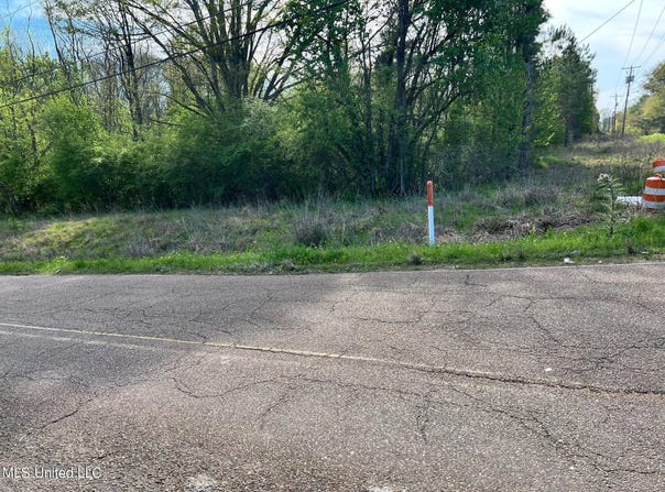 Mccluer Rd, Jackson, MS 39212