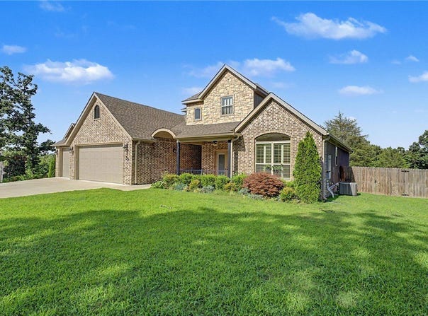 33 Ledbetter Lane, Bella Vista, AR 72715