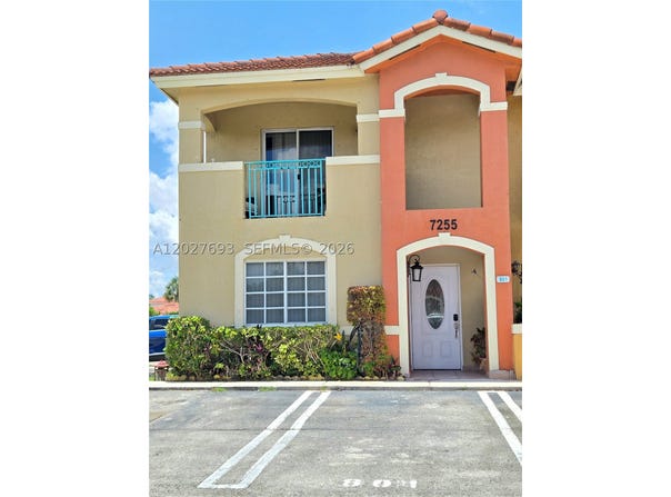 7255 NW 173rd Dr, Hialeah, FL 33015
