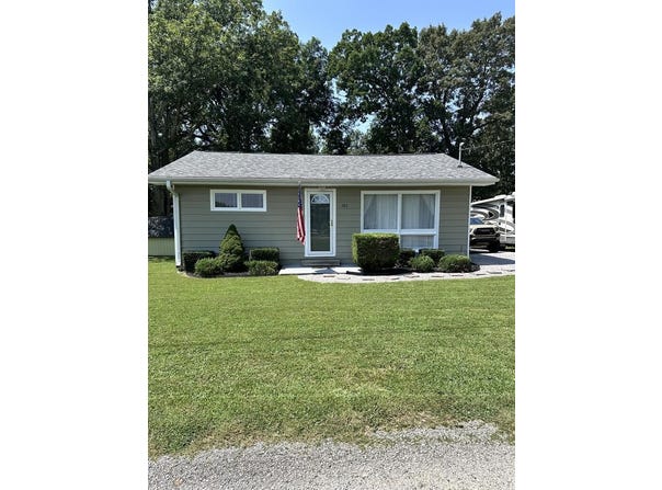 105 Hubert Williams Rd, Dawson Springs, KY 42408