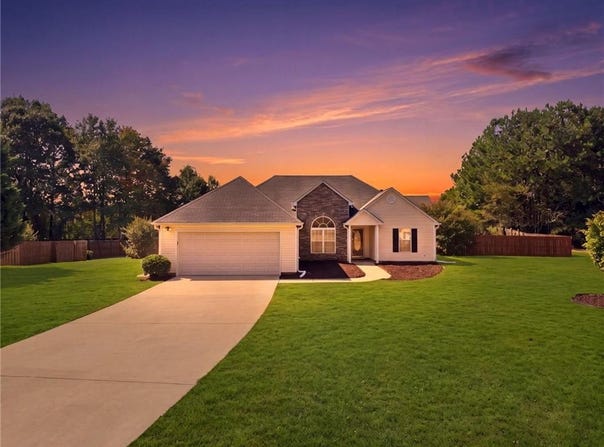 713 Manor Ridge Drive, Loganville, GA 30052