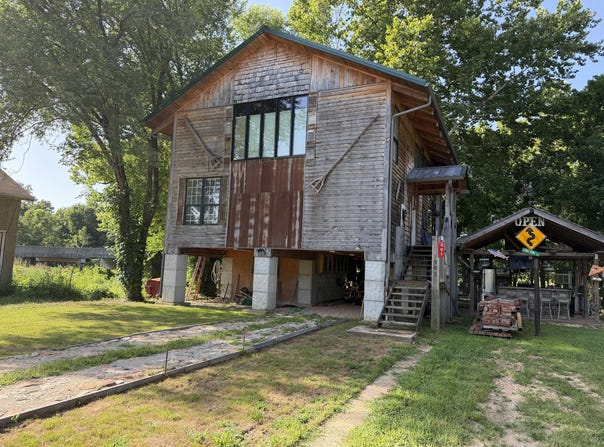 201 Thomas Street, Birch Tree, MO 65438