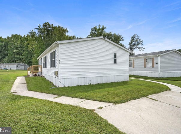 638 FOX POINTE Drive, DOVER, DE 19904