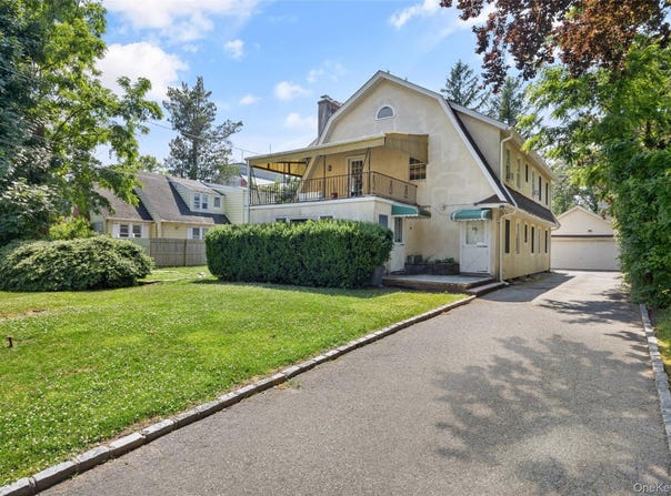 20 Spruce Street, Great Neck, NY 11021