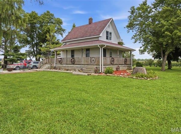 9965 Fruit Road, Alhambra, IL 62001