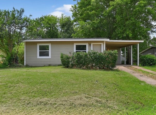 327 Randolph St, Lone Star, TX 75668