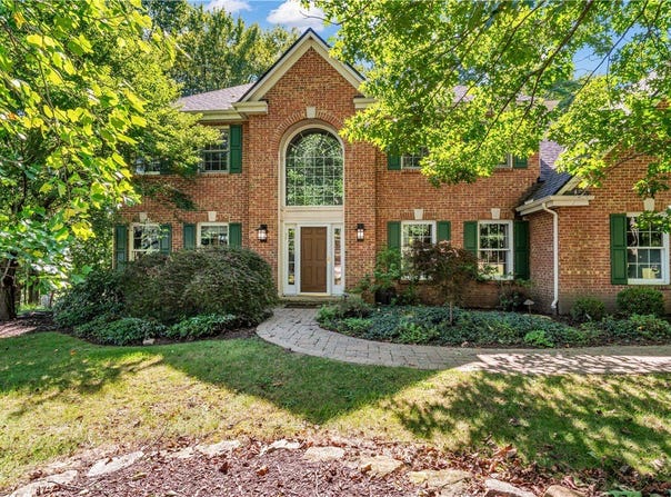 102 Timberlee Drive, Connoquenessing Twp, PA 16033
