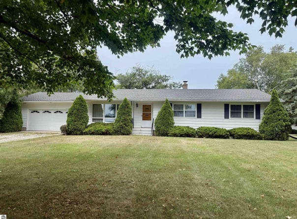 3509 E Saint Charles Road, Ithaca, MI 48847