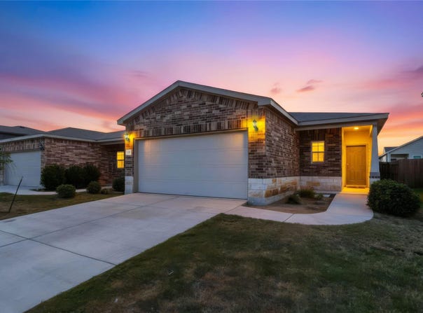 137 Miracle Dr, Jarrell, TX 76537