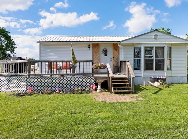 105 Snooks Road, Exeter, MO 65647