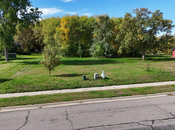 2355 Providence Place NE, Sauk Rapids, MN 56379