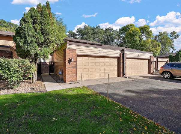 4731 Spring Circle, Minnetonka, MN 55345