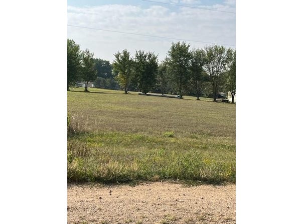 46250 County Rd 15, Windom, MN 56101