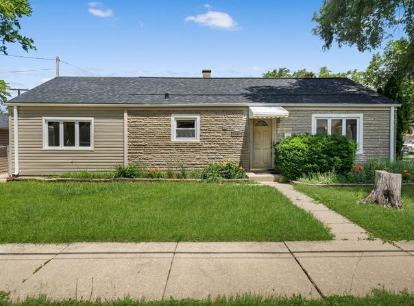 1446 EVERETT Avenue, Des Plaines, IL 60018