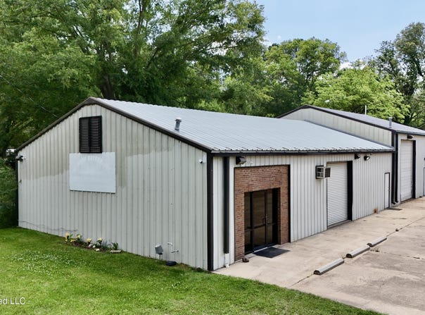 8071 N Mcraven Road, Clinton, MS 39056