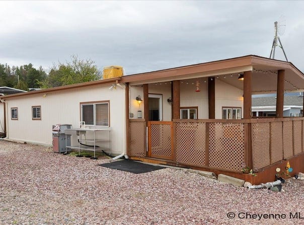 383 GLENDO PARK RD, Glendo, WY 82213