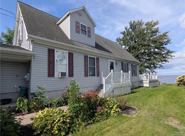 7485 W Murray Dr, Cicero, NY 13039