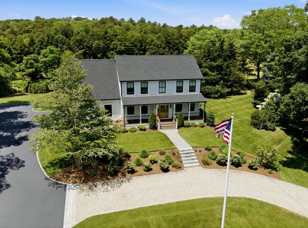 635 Santuit Newtown Road, Marstons Mills, MA 02648