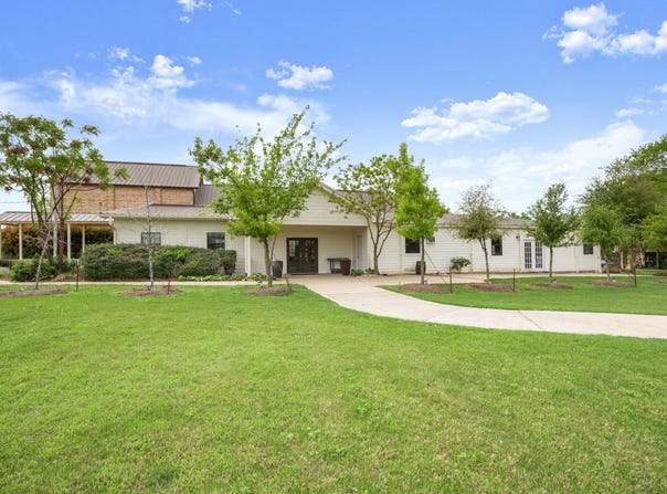 412 Depot St, Elgin, TX 78621