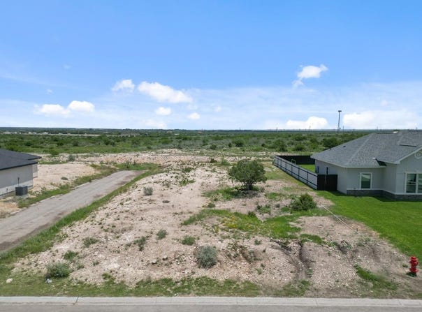 605 Enchanted Way, Del Rio, TX 78840