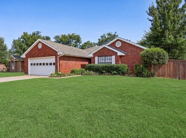 3211 Brookview Drive, Corinth, TX 76210