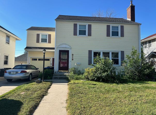 919 W Cherry St, Cherokee, IA 51012