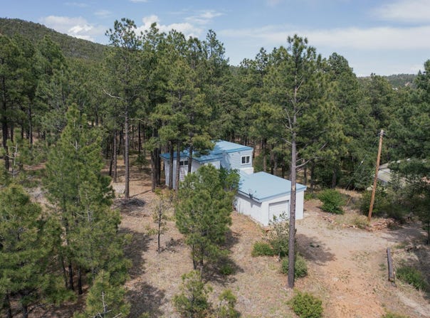 4 El Paraiso Drive, Montezuma, NM 87731